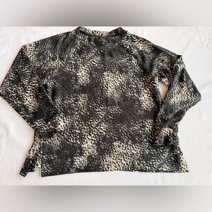 Donna Karan Sleepware Black and Cream Lounge Top Size Small